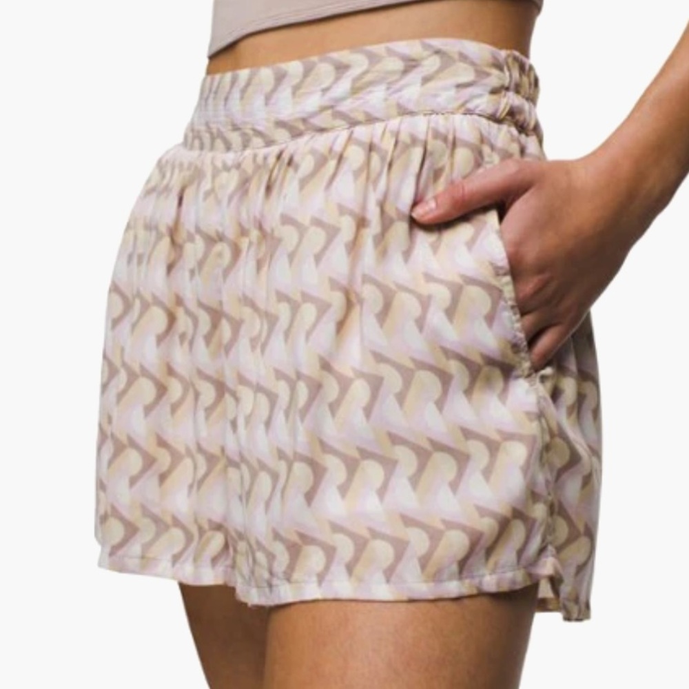 prAna Women's Iguala Chill Lightweight Elastic Shorts with Pockets